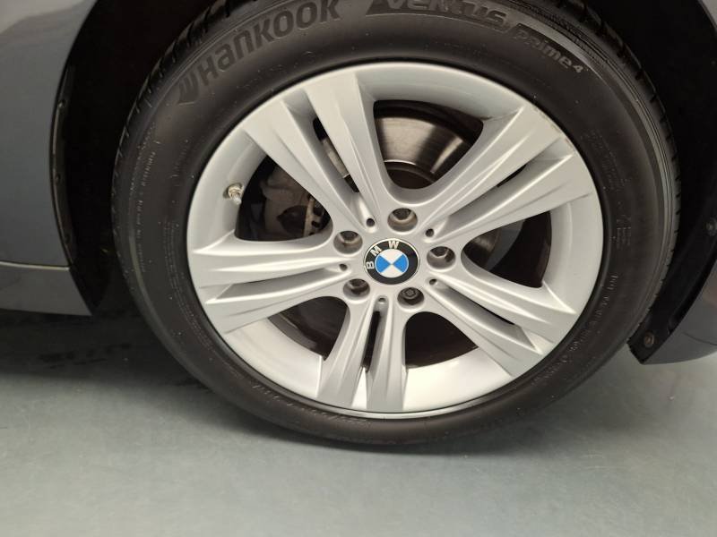 BMW Série 3 - Photo 23