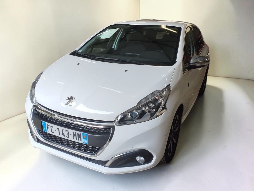 Peugeot 208 - Photo 1