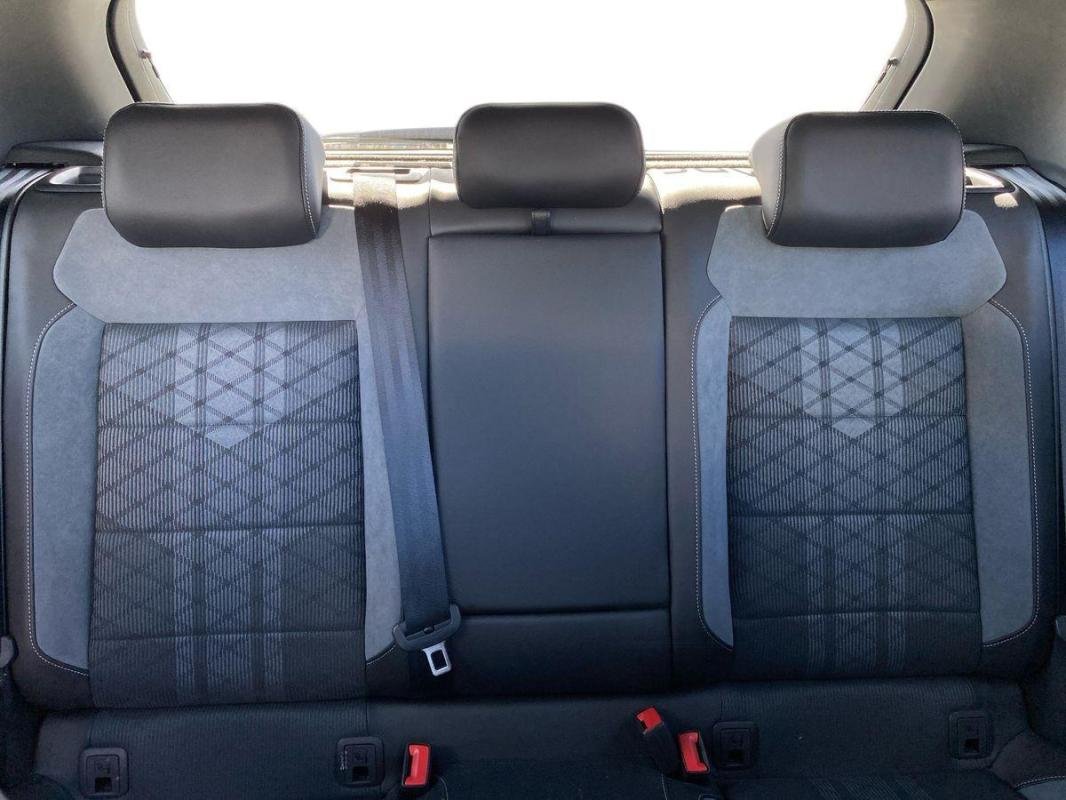 Volkswagen T-Roc - Photo 22