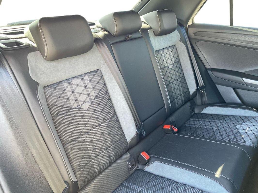 Volkswagen T-Roc - Photo 23