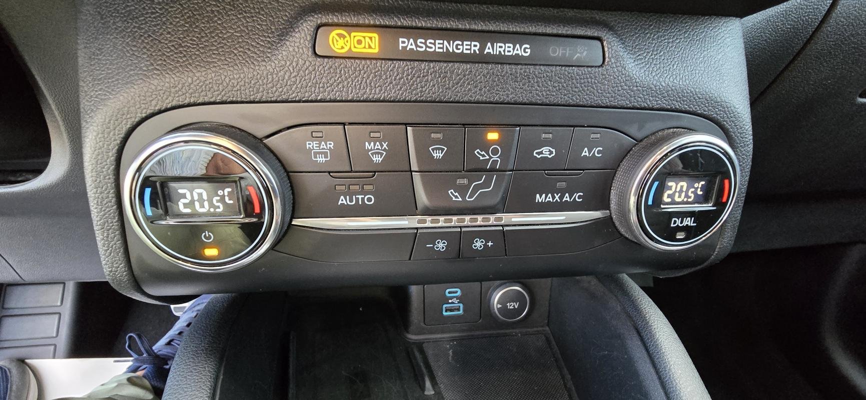 Ford Kuga - Photo 18