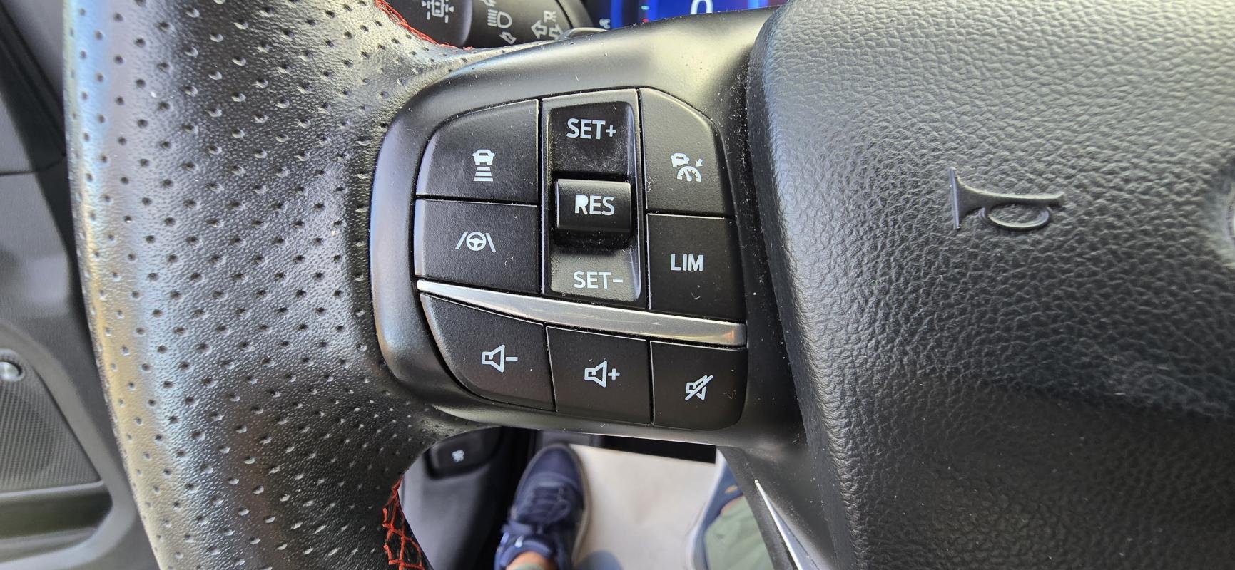 Ford Kuga - Photo 19