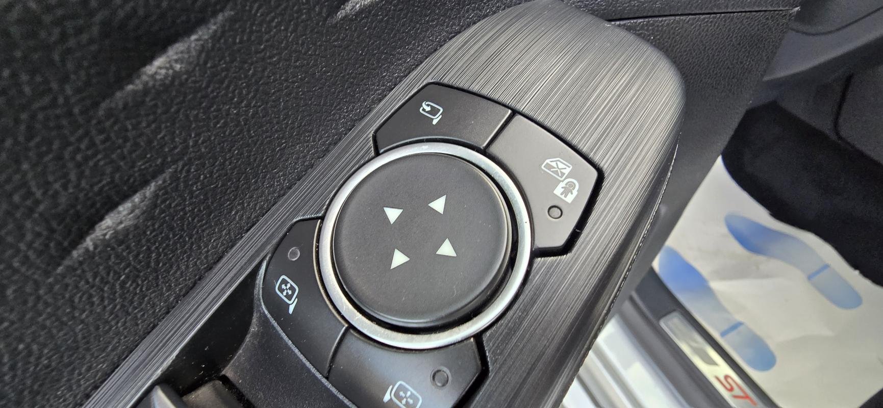 Ford Kuga - Photo 27