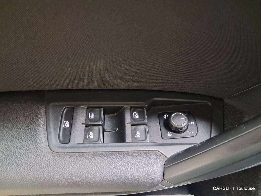 Volkswagen Tiguan - Photo 18