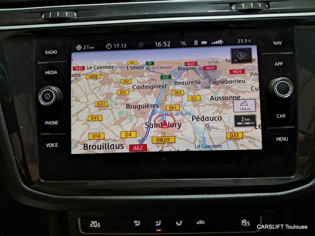 Volkswagen Tiguan - Photo 23