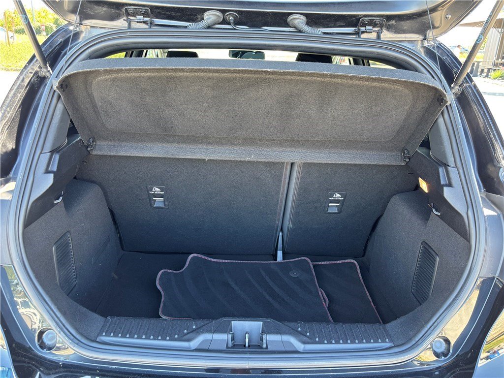 Ford Fiesta - Photo 9