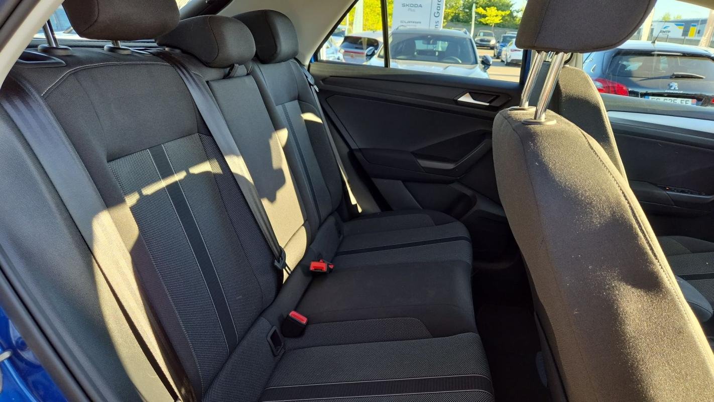 Volkswagen T-Roc - Photo 11