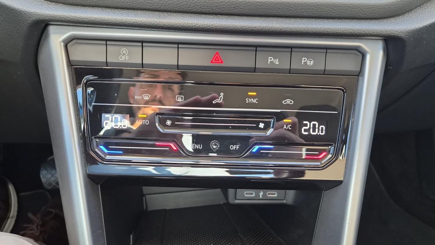 Volkswagen T-Roc - Photo 18