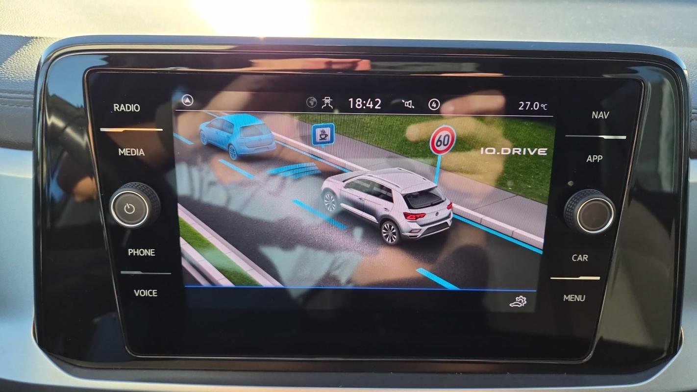 Volkswagen T-Roc - Photo 21