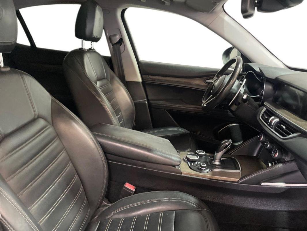 Alfa Romeo Stelvio - Photo 14