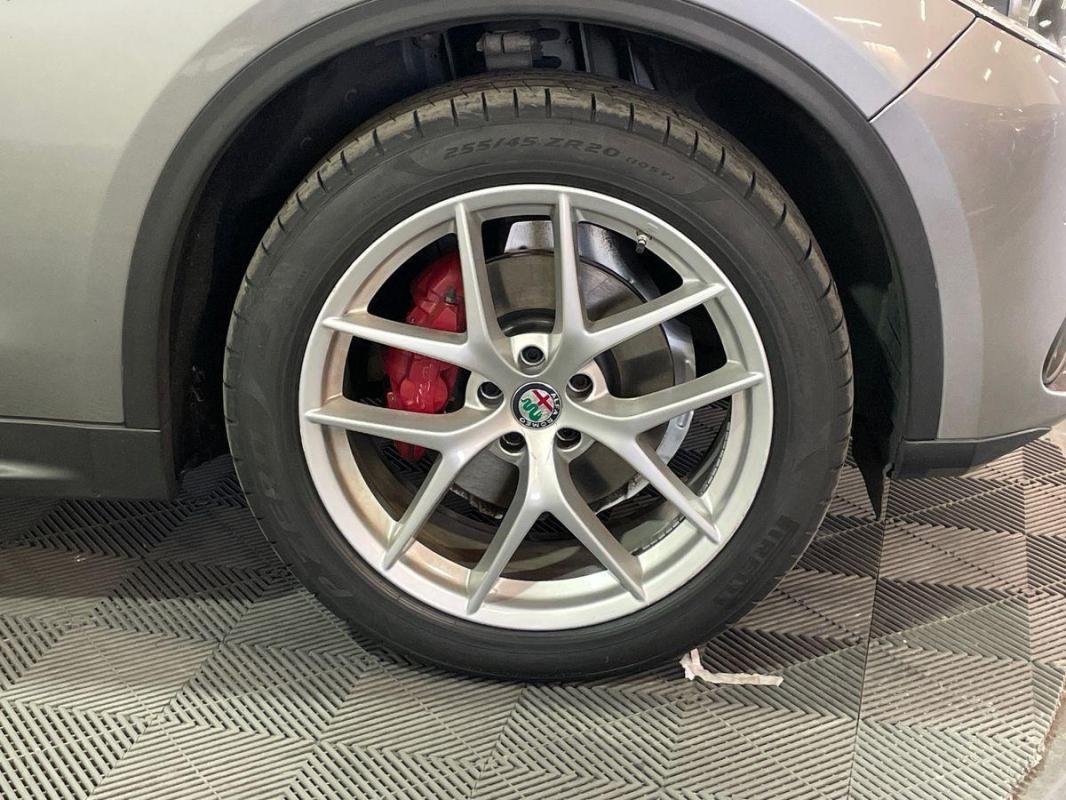 Alfa Romeo Stelvio - Photo 30