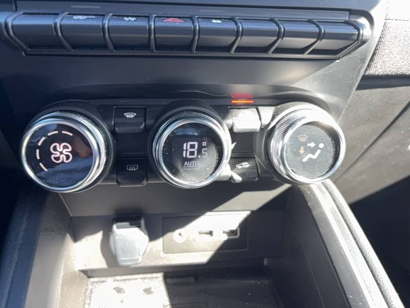 Renault Clio - Photo 24