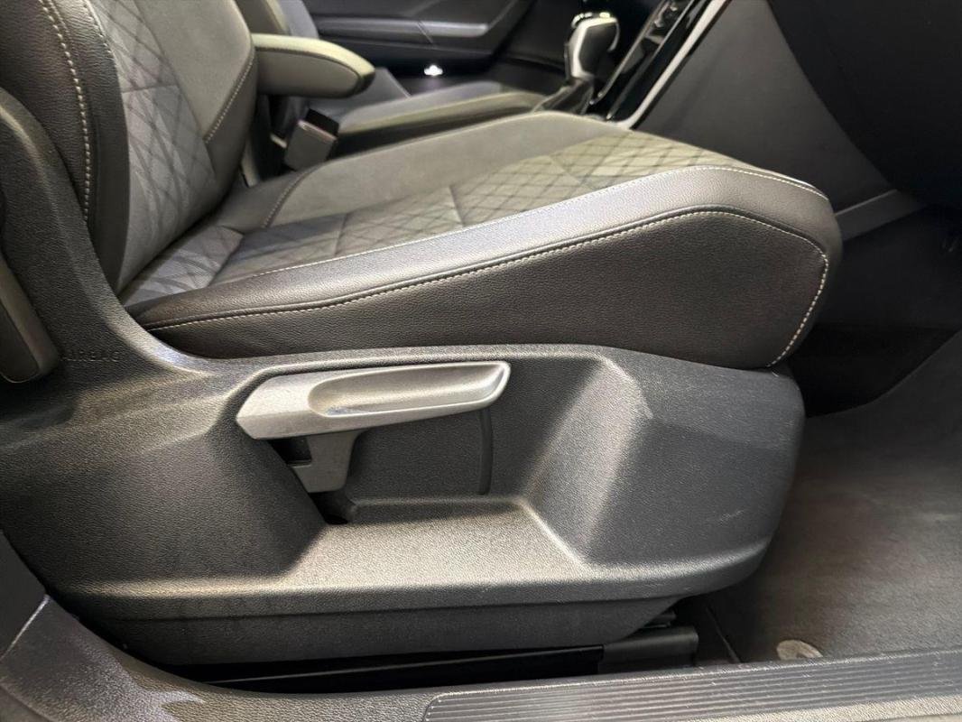 Volkswagen T-Roc - Photo 14