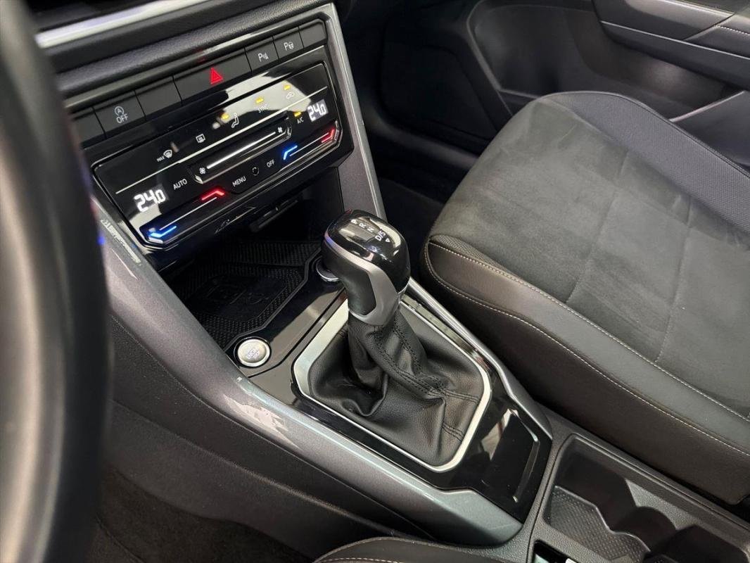 Volkswagen T-Roc - Photo 11