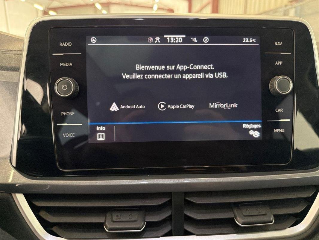 Volkswagen T-Roc - Photo 17