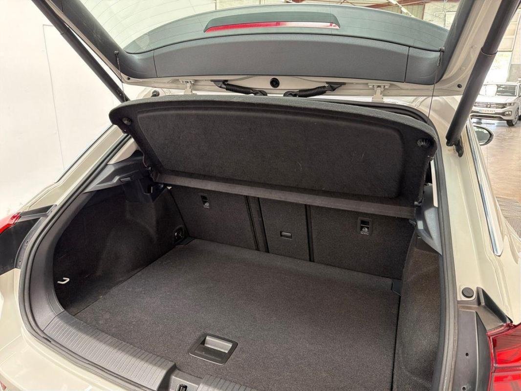 Volkswagen T-Roc - Photo 32