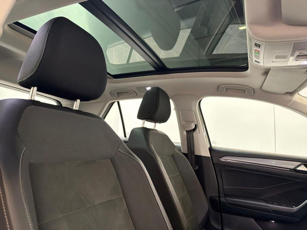 Volkswagen T-Roc - Photo 34