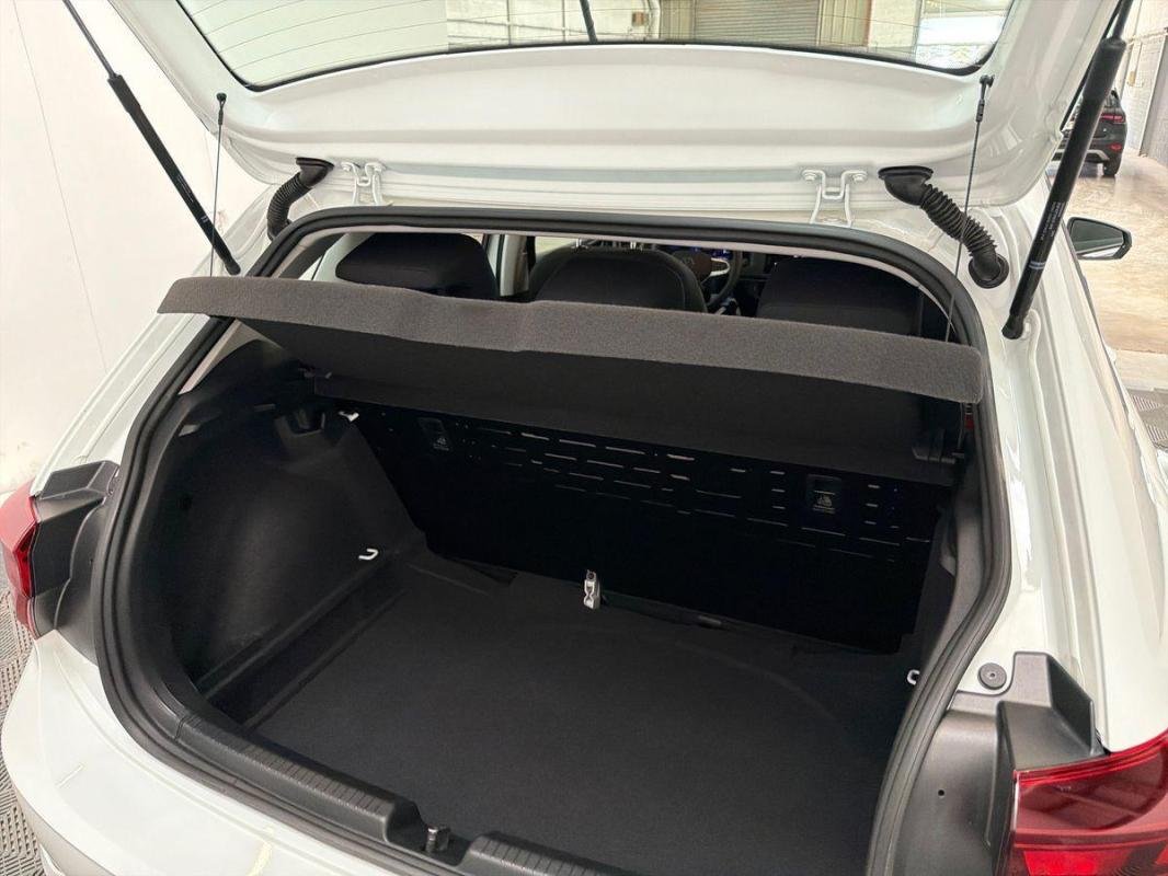 Volkswagen Polo - Photo 32
