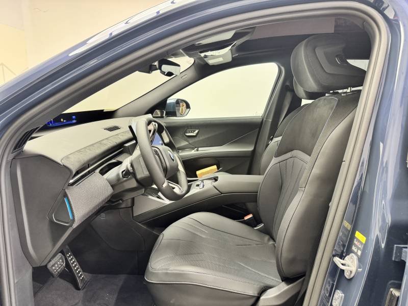 BMW iX3 - Photo 11