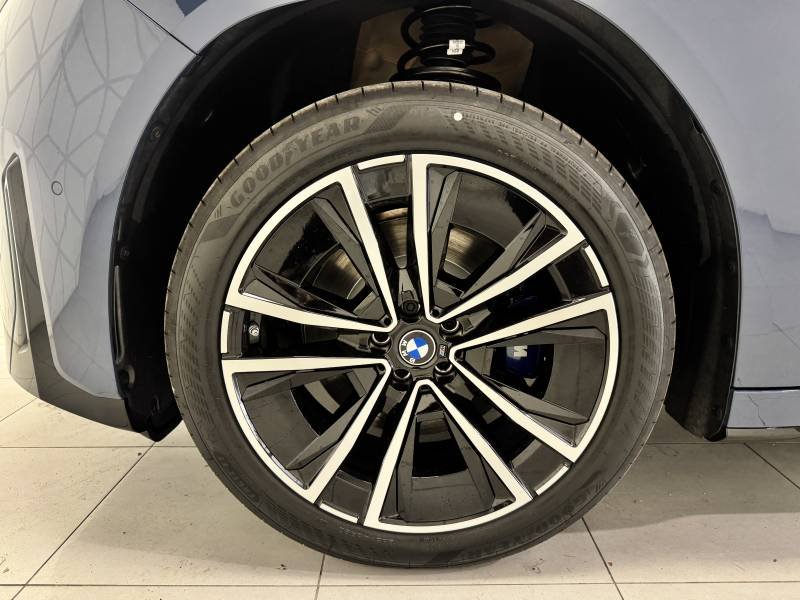 BMW iX3 - Photo 26