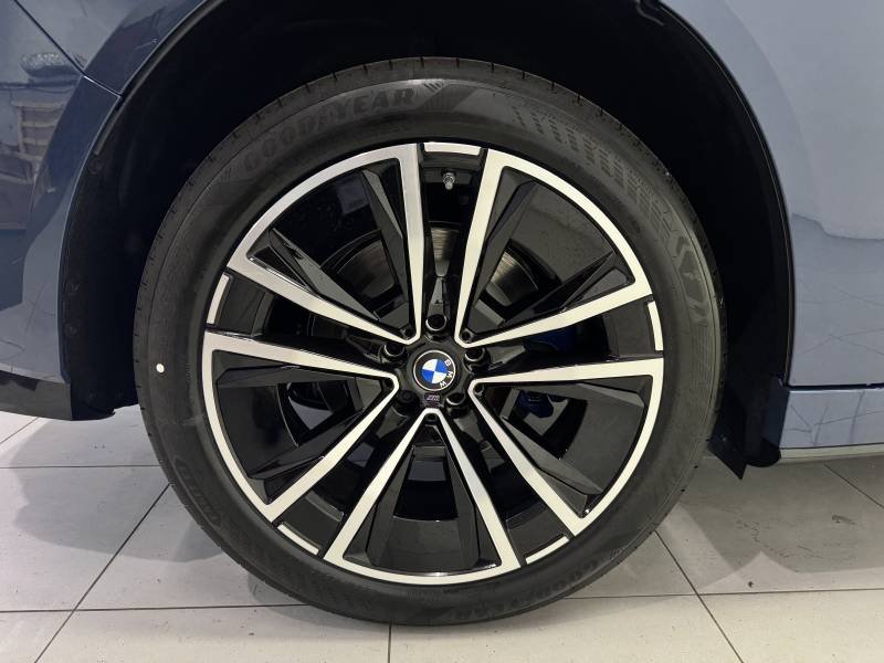 BMW iX3 - Photo 28