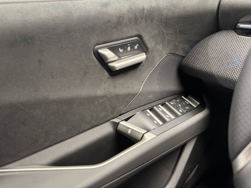 BMW iX3 - Photo 42