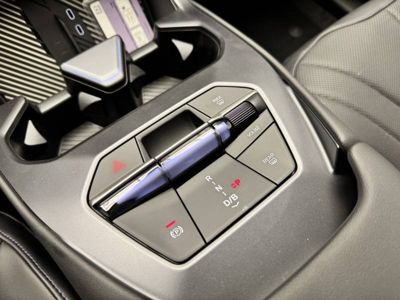 BMW iX3 - Photo 9