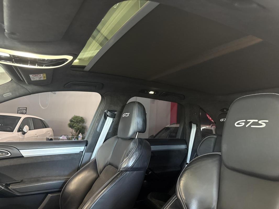 Porsche Cayenne - Photo 14