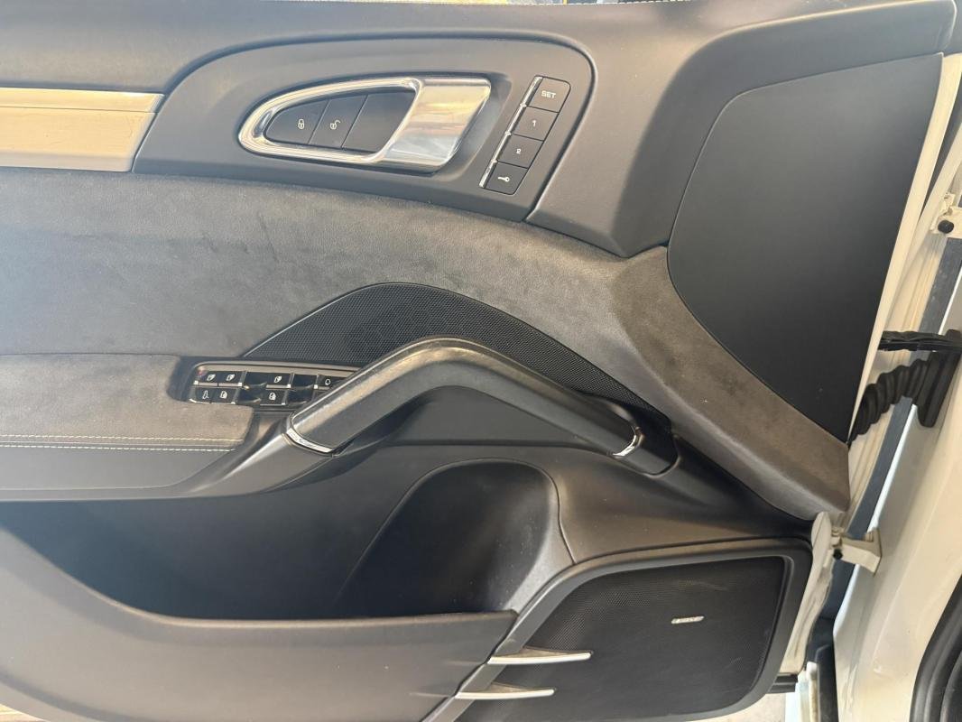 Porsche Cayenne - Photo 25