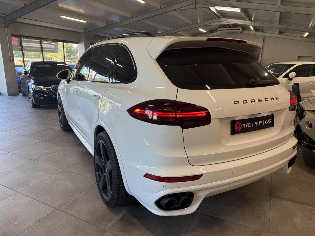 Porsche Cayenne - Photo 3