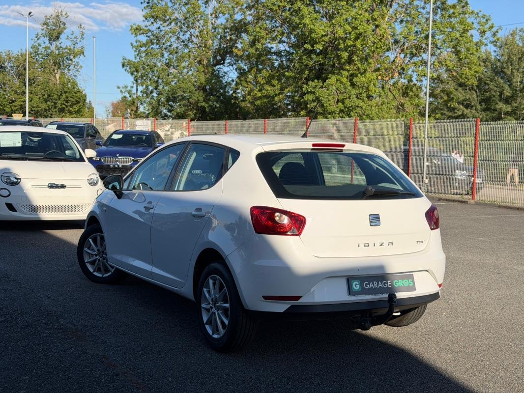 Seat Ibiza - Photo 2