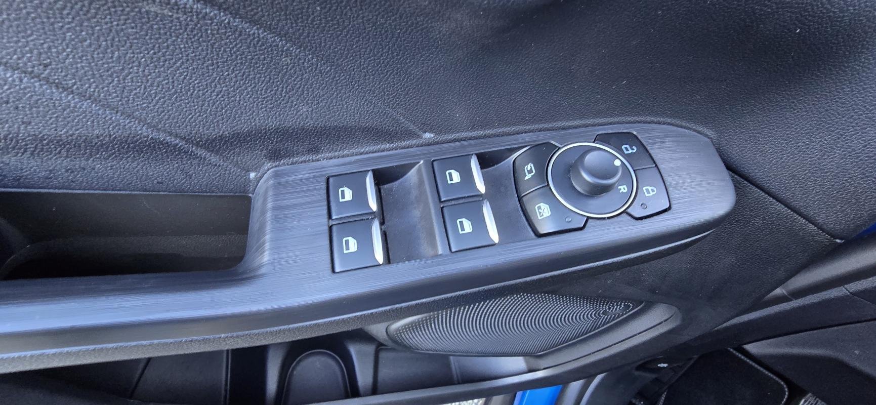 Ford Kuga - Photo 24
