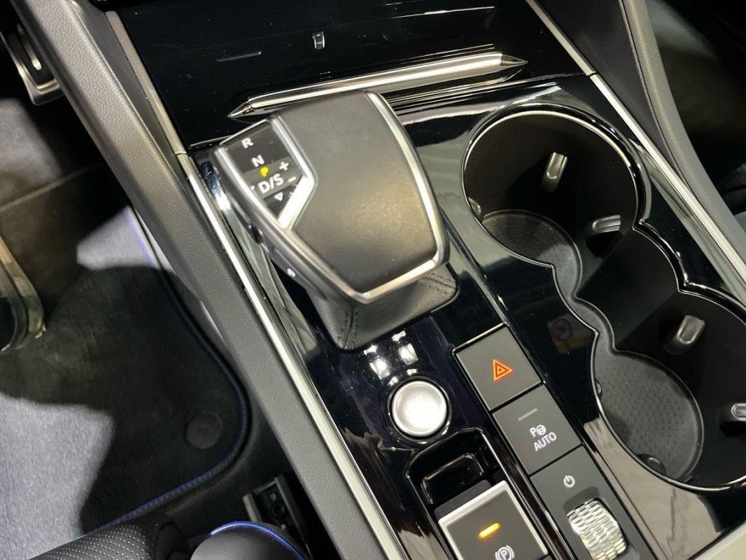 Volkswagen Touareg - Photo 11