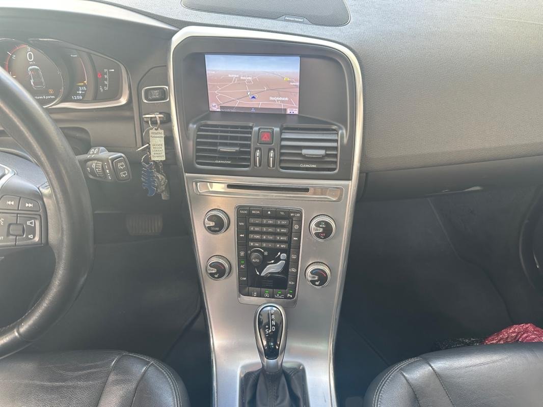 Volvo XC60 - Photo 11
