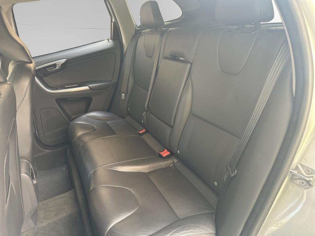 Volvo XC60 - Photo 16