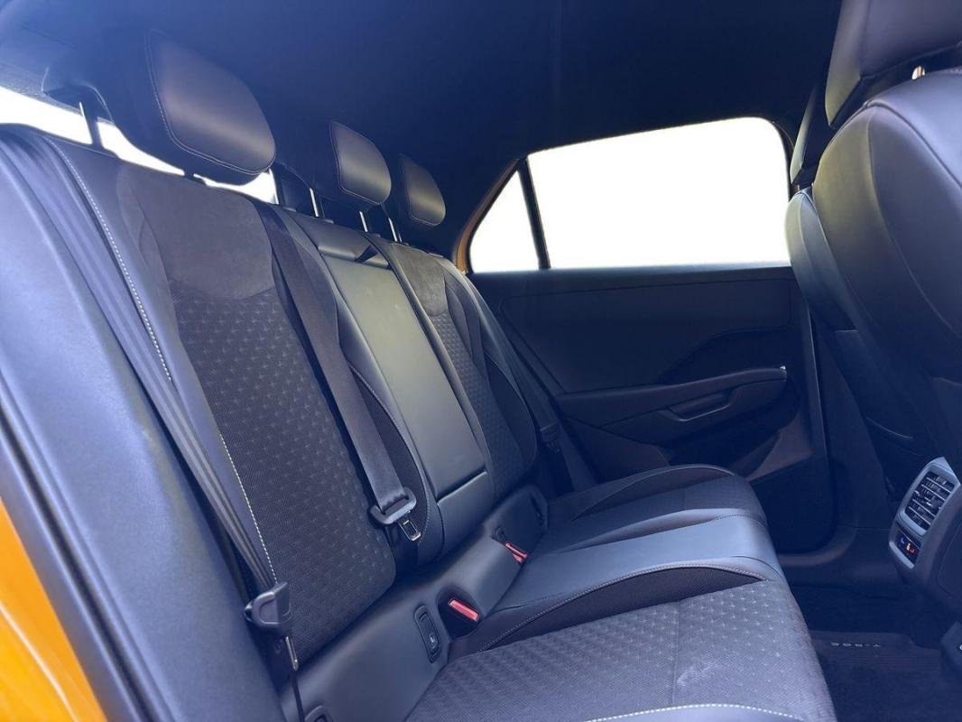 Volkswagen T-Roc - Photo 23