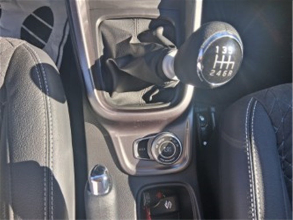 Suzuki Vitara - Photo 9