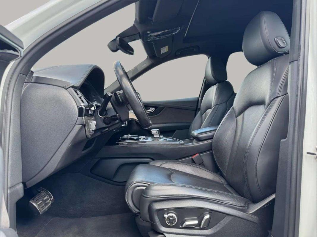 Audi SQ7 - Photo 11
