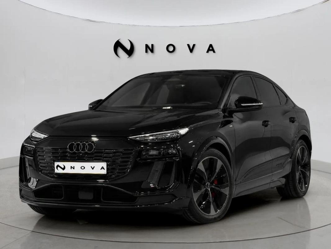 Audi q6 e-tron - Photo 1