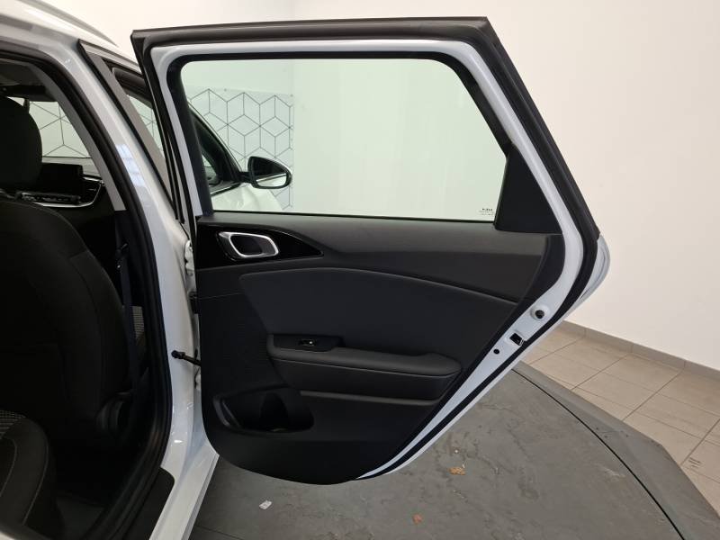 Kia CEED - Photo 14