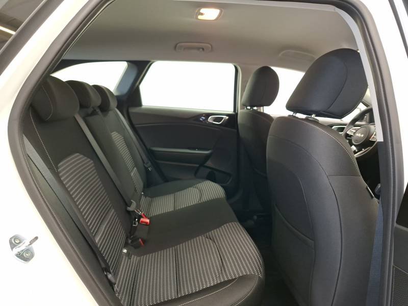 Kia CEED - Photo 21