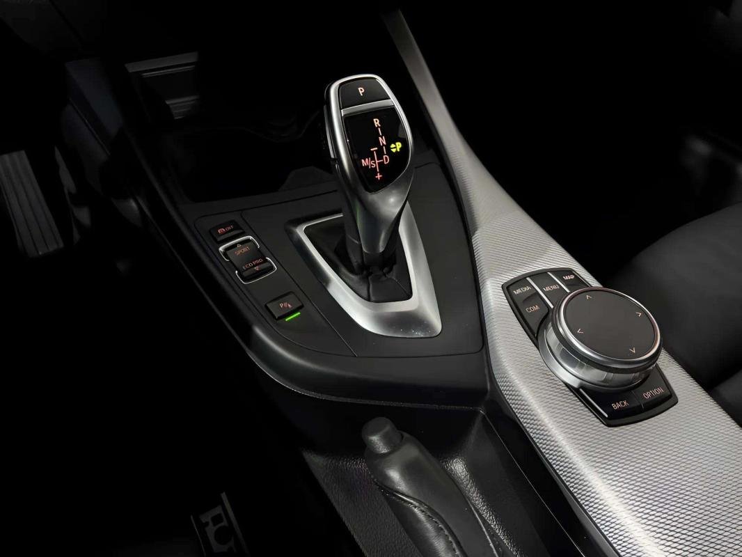BMW 140i - Photo 11