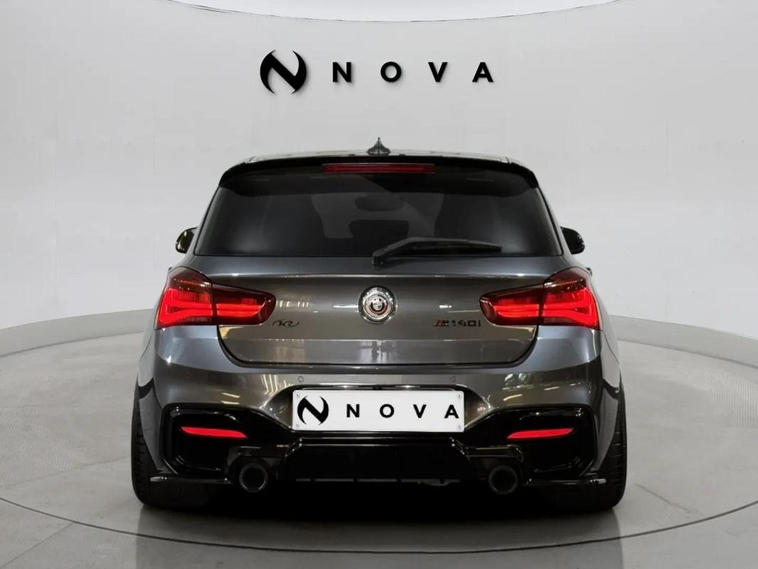 BMW 140i - Photo 5