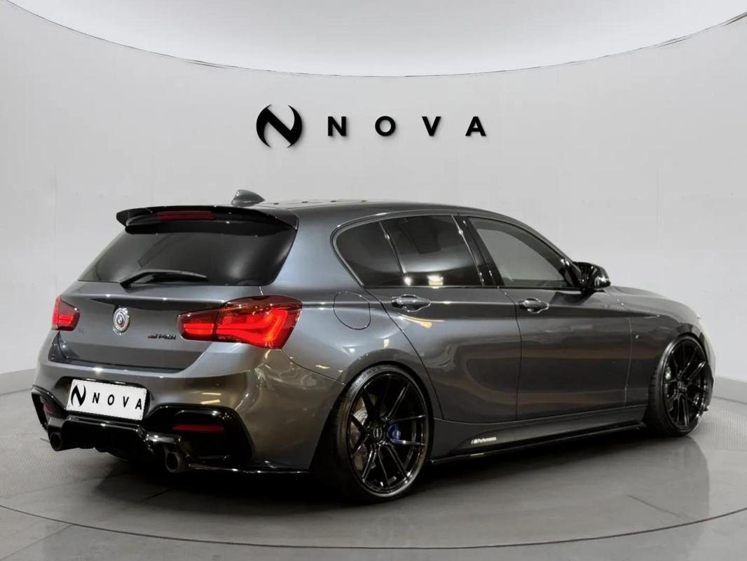 BMW 140i - Photo 6