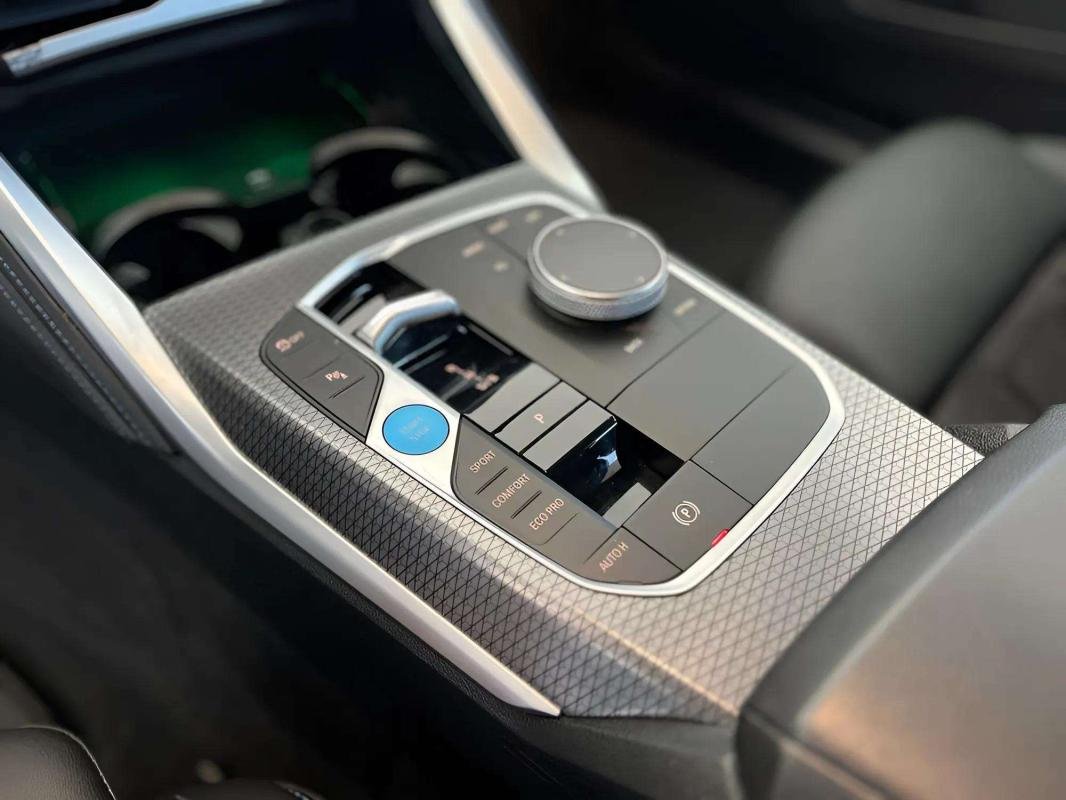 BMW i4 - Photo 10