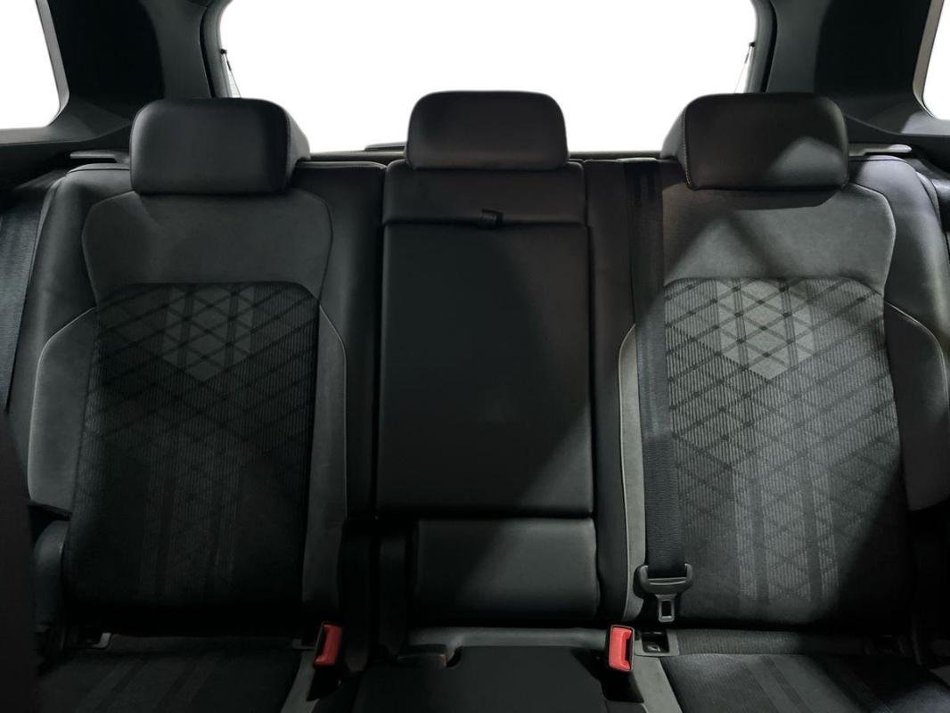 Volkswagen Tiguan - Photo 22