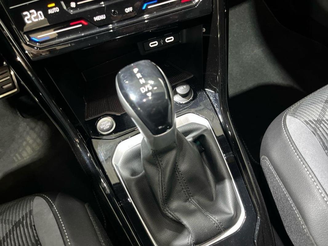 Volkswagen T-Roc - Photo 12