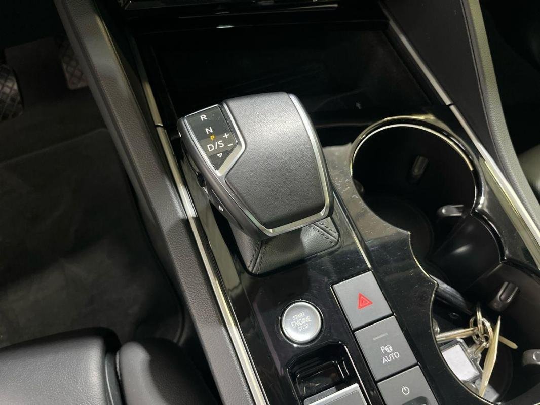Volkswagen Touareg - Photo 11