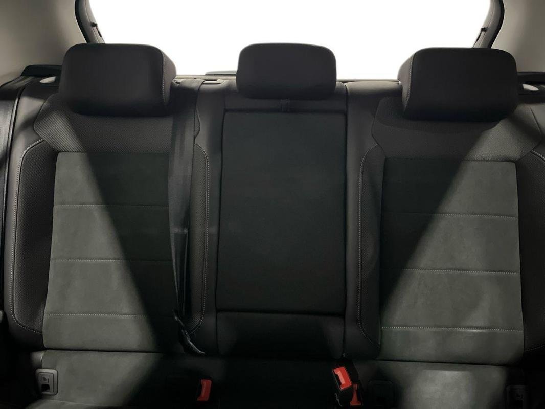 Volkswagen T-Roc - Photo 22
