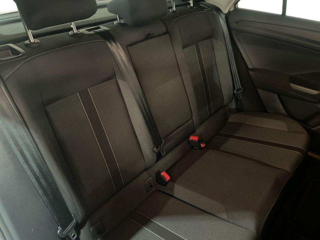 Volkswagen T-Roc - Photo 23
